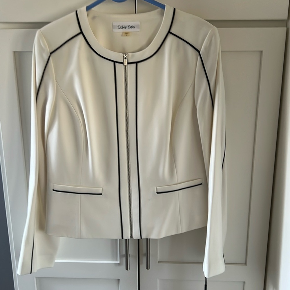 NWT Calvin Klein white jacket with black piping.